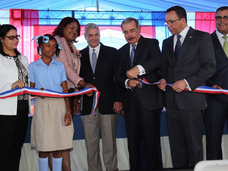 Presidente Danilo Medina entrega plantel escolar en San Cristóbal, sumando 25 los entregados para l