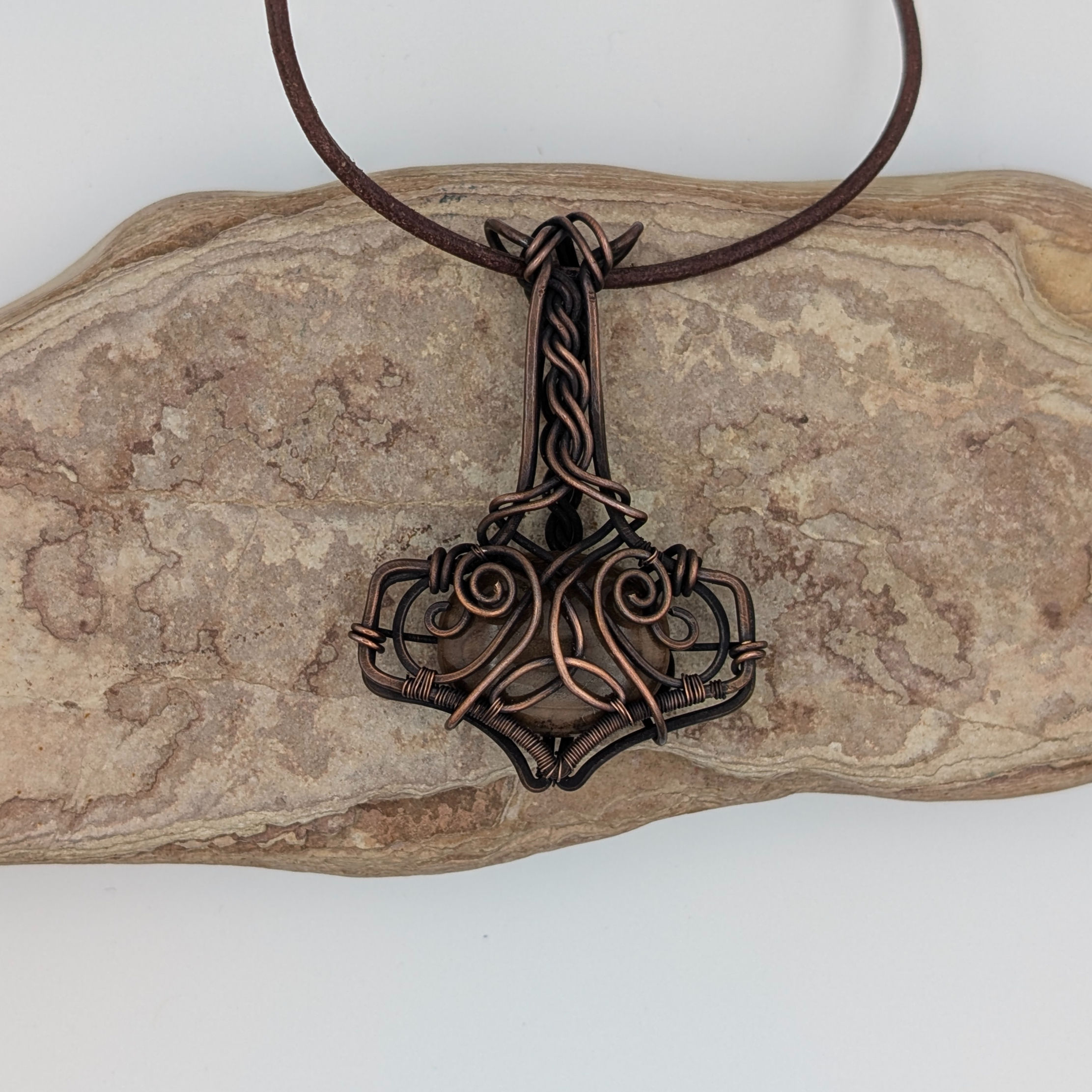 Versteinertes Holz Anhänger mit Kupfer - handgefertigter Heilstein Schmuck