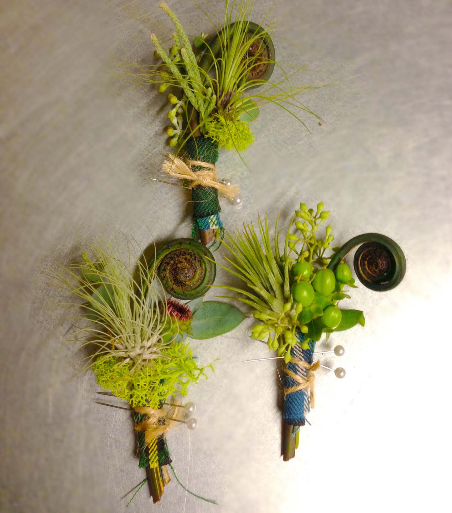 Modern boutonnieres
