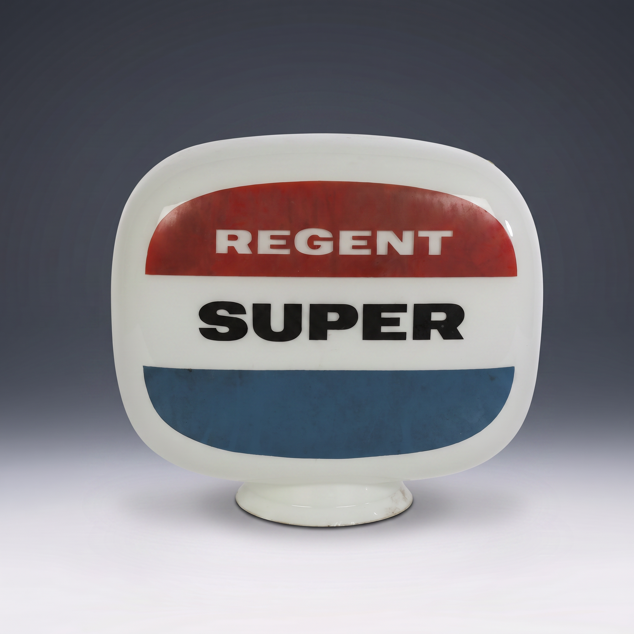 Lot 17: 50s Regent Oil Super Gas Pump Globe