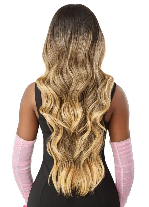 Thumbnail: OUTRE PERFECT HAIRLINE TRUE FRONTAL GLUELESS HAND-TIED 13X6 HD WIG - PEAK 705