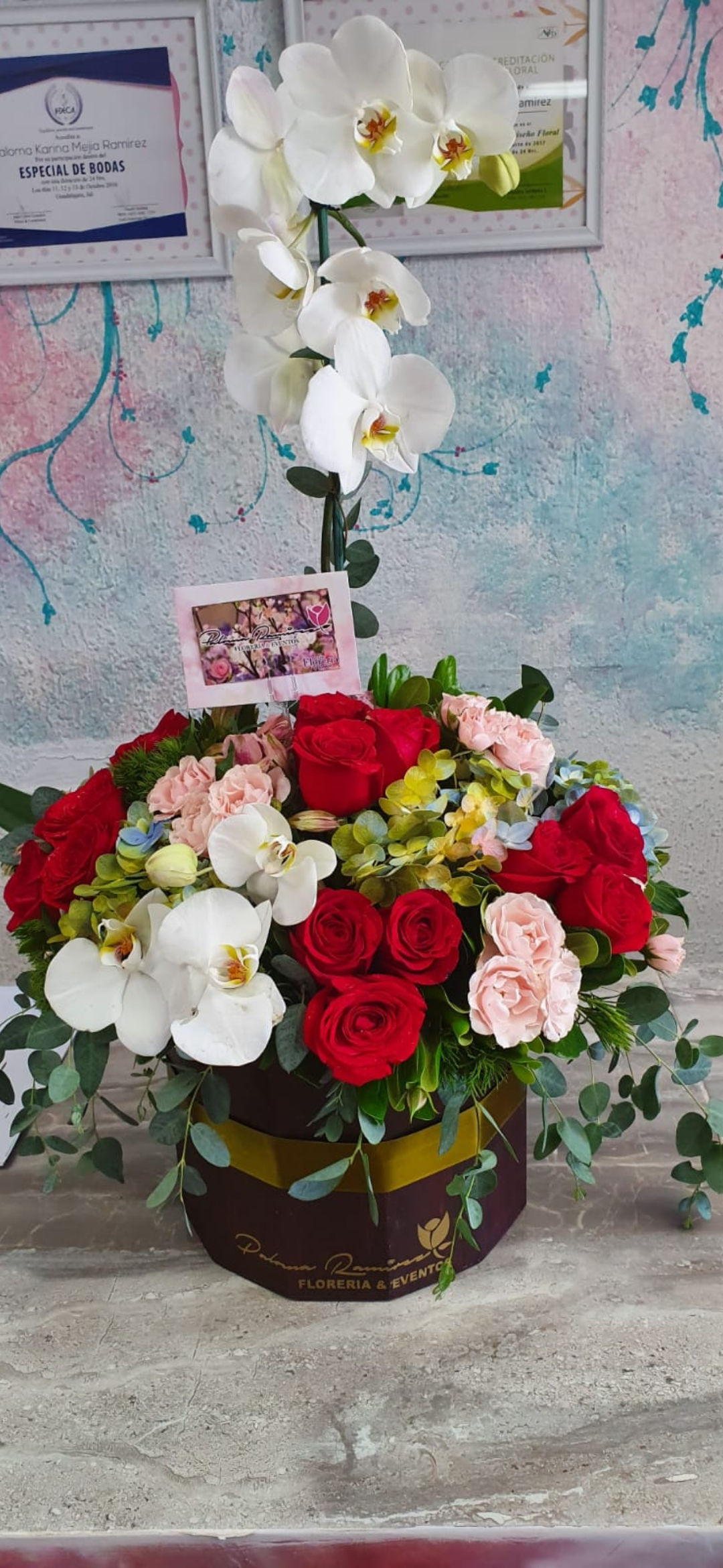 Caja Mediana con orquídeas