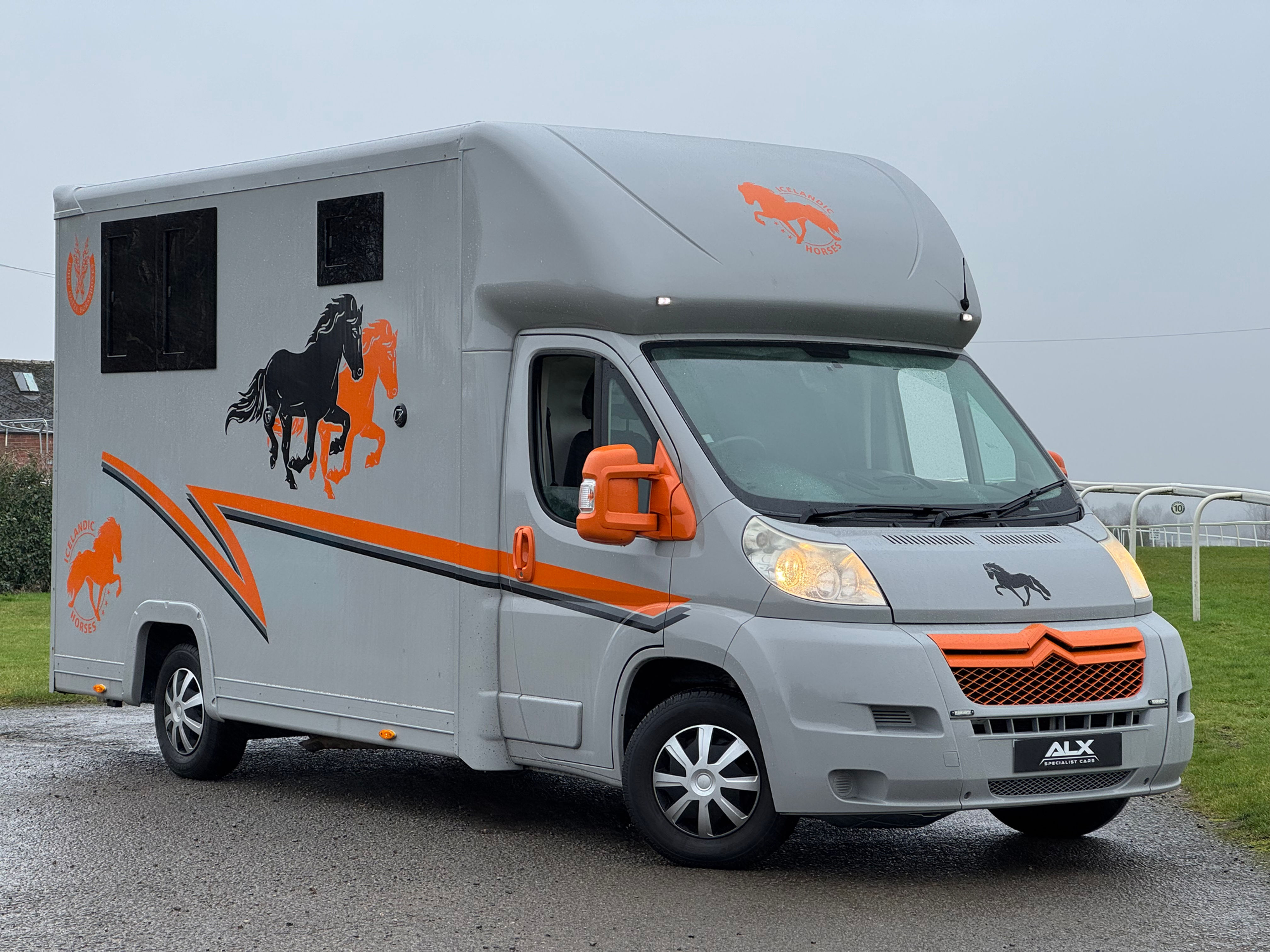 John Oates 3.9T - 2020