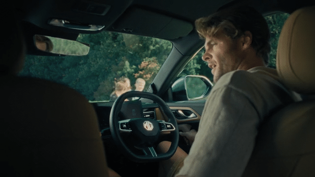 The MG HS - Find your Happy Space _ 30_ Spot-low.gif