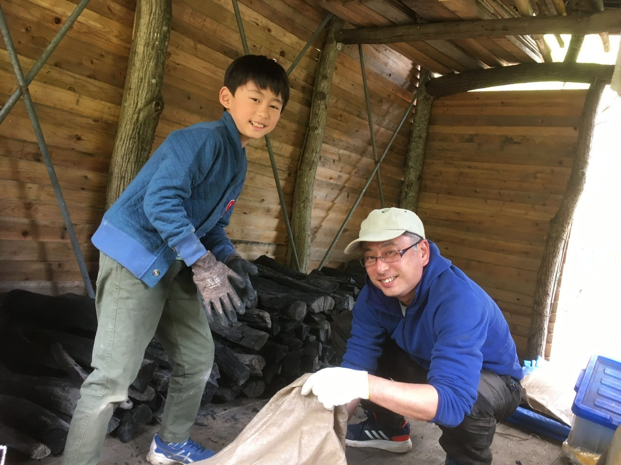 楽しそうだね〜親子作業イイね！
