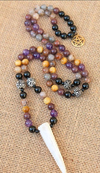 Dragon’s vein agate, purple druzy				
Lepidolite, Amethyst, Sodalite, Tourmline, Azurite, Malachite, onyx
Lodolite Quartz, Gold Tigers Eye, Amethysst, Purple agate