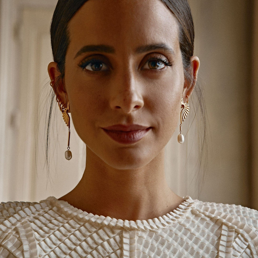 Miniatura: FLY HIGH ASYMMETRICAL HALF HEART EARRINGS WITH PEARL