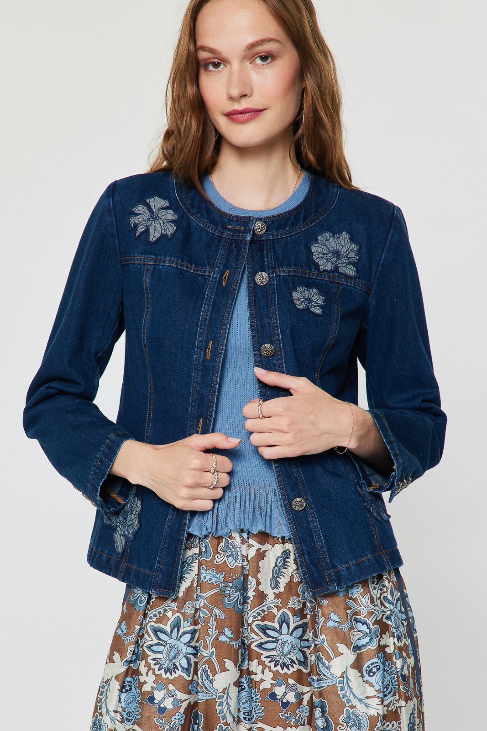 Indhira Dark-washed denim jacket w/Floral Patch