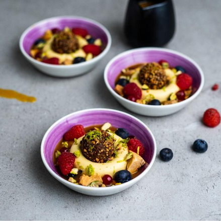 Mousse med topping bær sjokolade