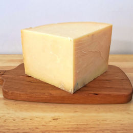 Avonlea Clothbound Cheddar