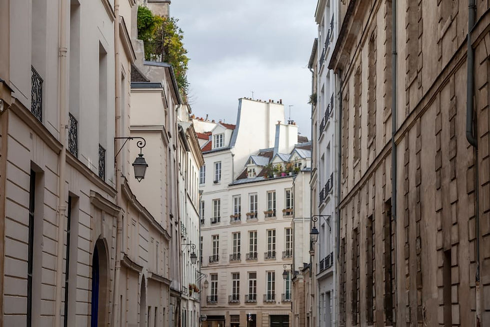 Pierre de taille ravalée dans le Marais parisien, vestige du secteur sauvegardé Malraux 1962.