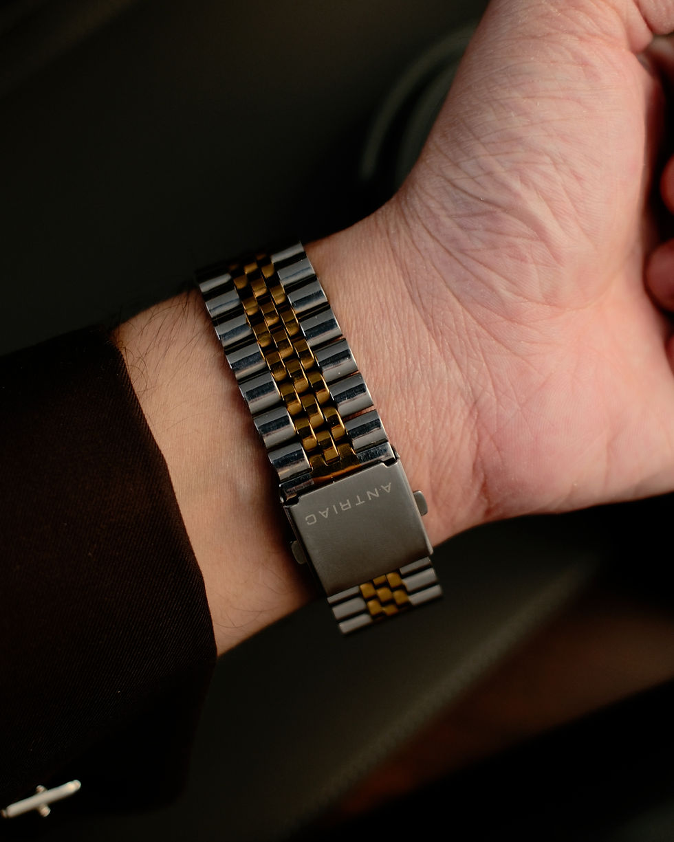 Thumbnail: Monarch - Devanagari ( Black Devanagari Dial )