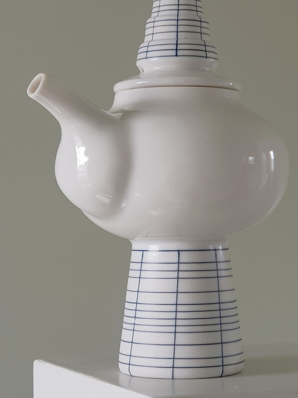 Thumbnail: Inlaid Sculpture Teapot