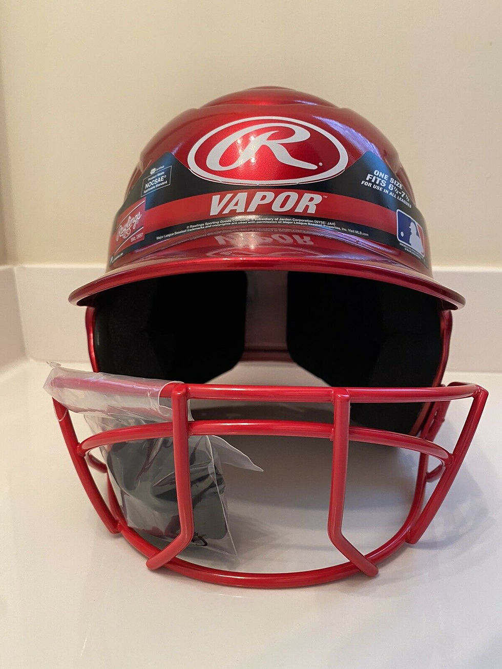 RAWLINGS VAPOR BATTING HELMET WITH FACE GUARD, RED, 61/2-71/2. NEW