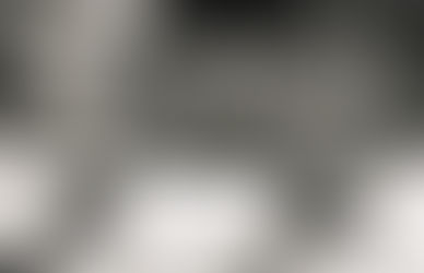 Flach, profillos, grosszügig, fest