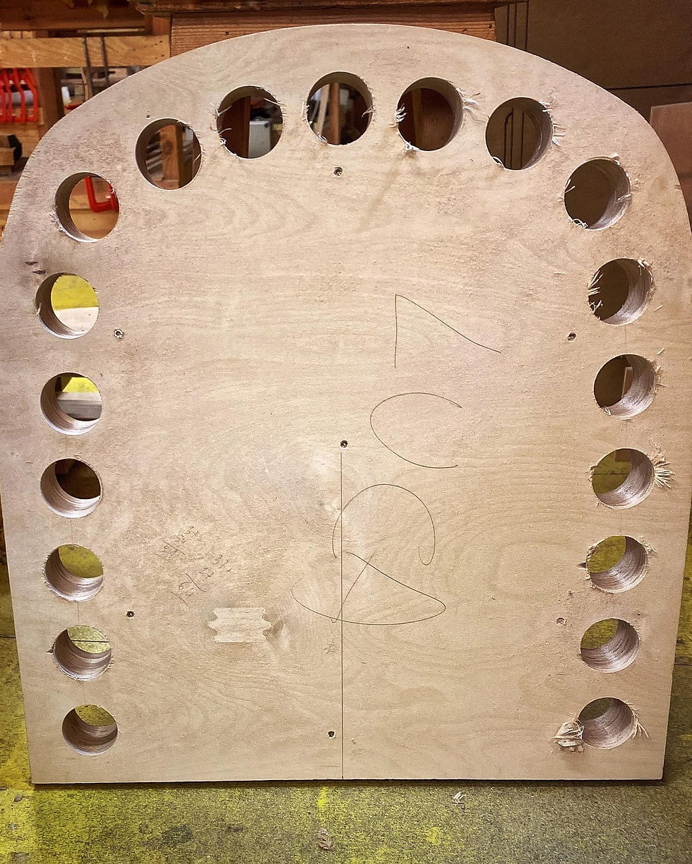 A plywood form used for wood lamination