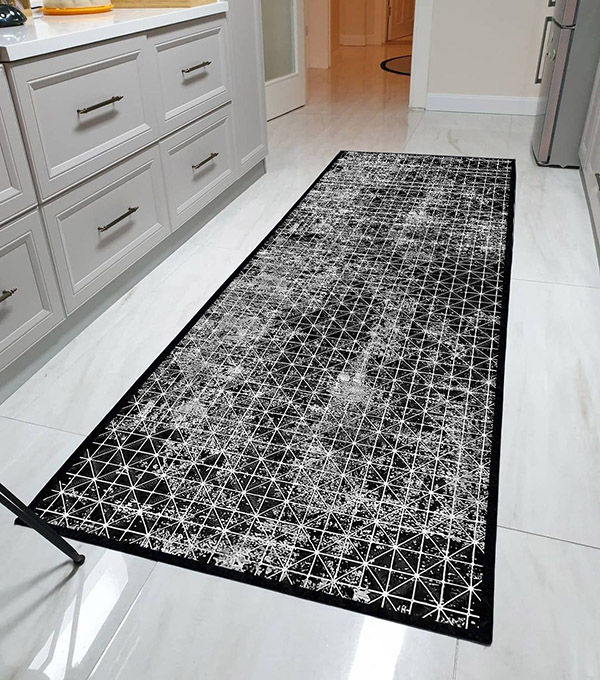 Larinda Düz Kaymaz Taban Halı