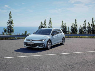 147.8萬起，慶祝 GTI 問世 50 週年、Volkswagen Golf GTI 冰影純粹版在台發表