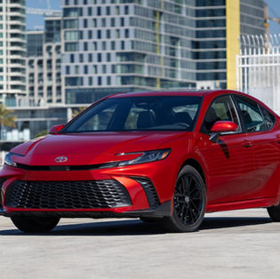 促進美日關係，Toyota 將導入 Camry 等三款純美製車款「逆輸入」回日本