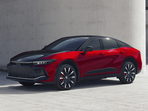 換裝第五代油電系統、車尾精緻化修改,小改款 Toyota CROWN CROSSOVER 美規先行亮相!
