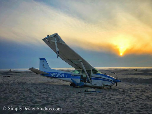 Plane Flown By Newport Mayor Crash Lands On The Beach 