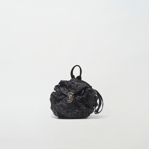 ちーぱくぱくりゅっく crumple- backpack L black | kentohashiguchi