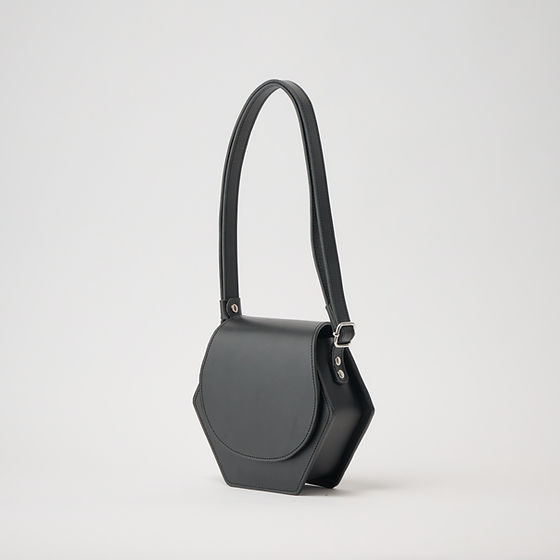 KENTO HASHIGUCHI　バッグ　ブラック　牛革 leather shoulder hexa black | KENTO HASHIGUCHI公式HP