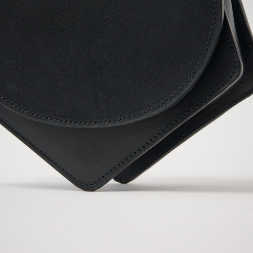 leather shoulder penta black | kentohashiguchi leather shoulder penta black | kentohashiguchi