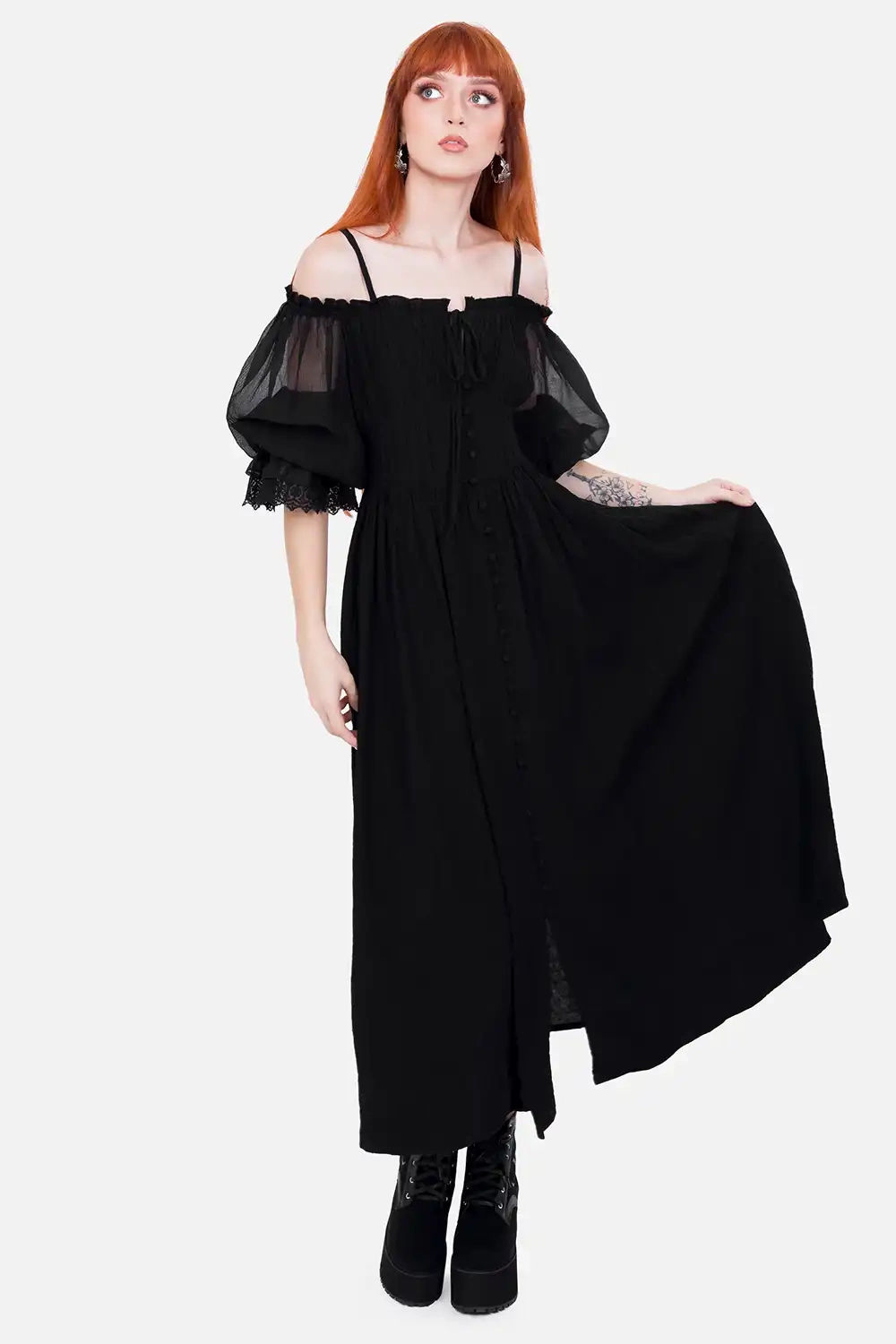 Schwarzes Gothic-Maxikleid im Whimsigoth-Stil mit Schulterfrei-Ausschnitt,