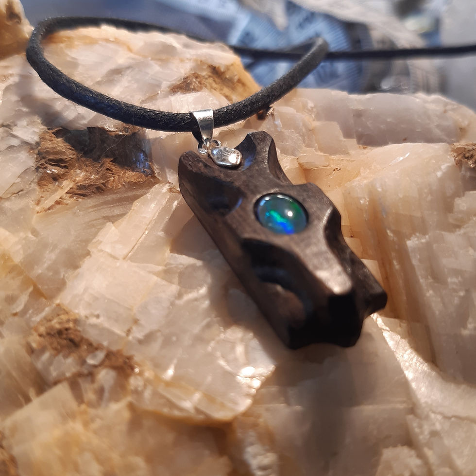Miniaturbild: Opal in Mooreiche