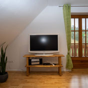 Gemütlich und modern rustikal eingerichtetes Wohn- und Esszimmer in der Ferienwohnung auf unserem Schwarzwaldhof.