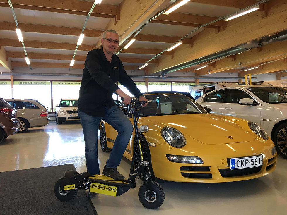 Matkailuautomyyjä Marko Mäkinen säästelee hikeä ja kengänpohjia!