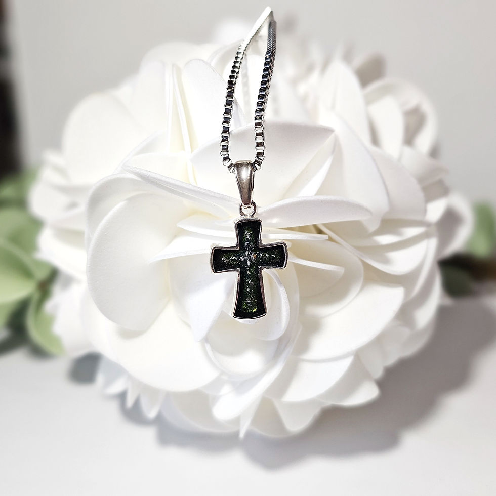 Thumbnail: Templar Cross Pendant Solid 17mm x 23mm