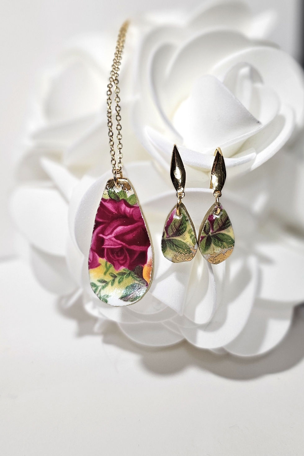 Thumbnail: Royal Albert "Old Country Roses" Earring & Pendant Set