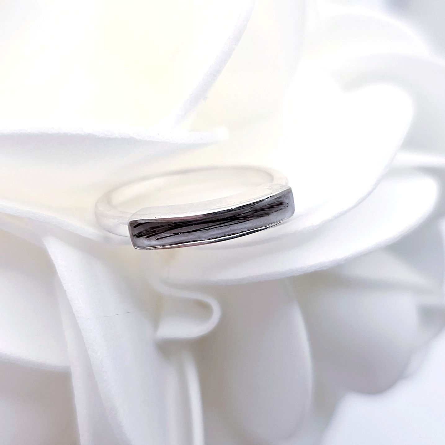 Raised Channel Band Ring 4x17mm