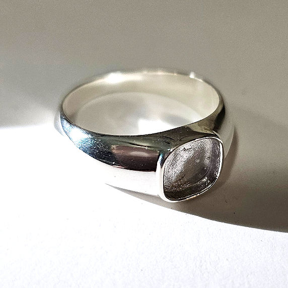 Thumbnail: Signet Square Ring 8mm