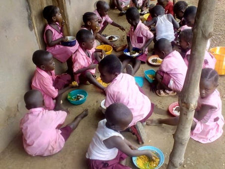 ES BEGANN MIT EINER SCHULE IN AFRIKA...