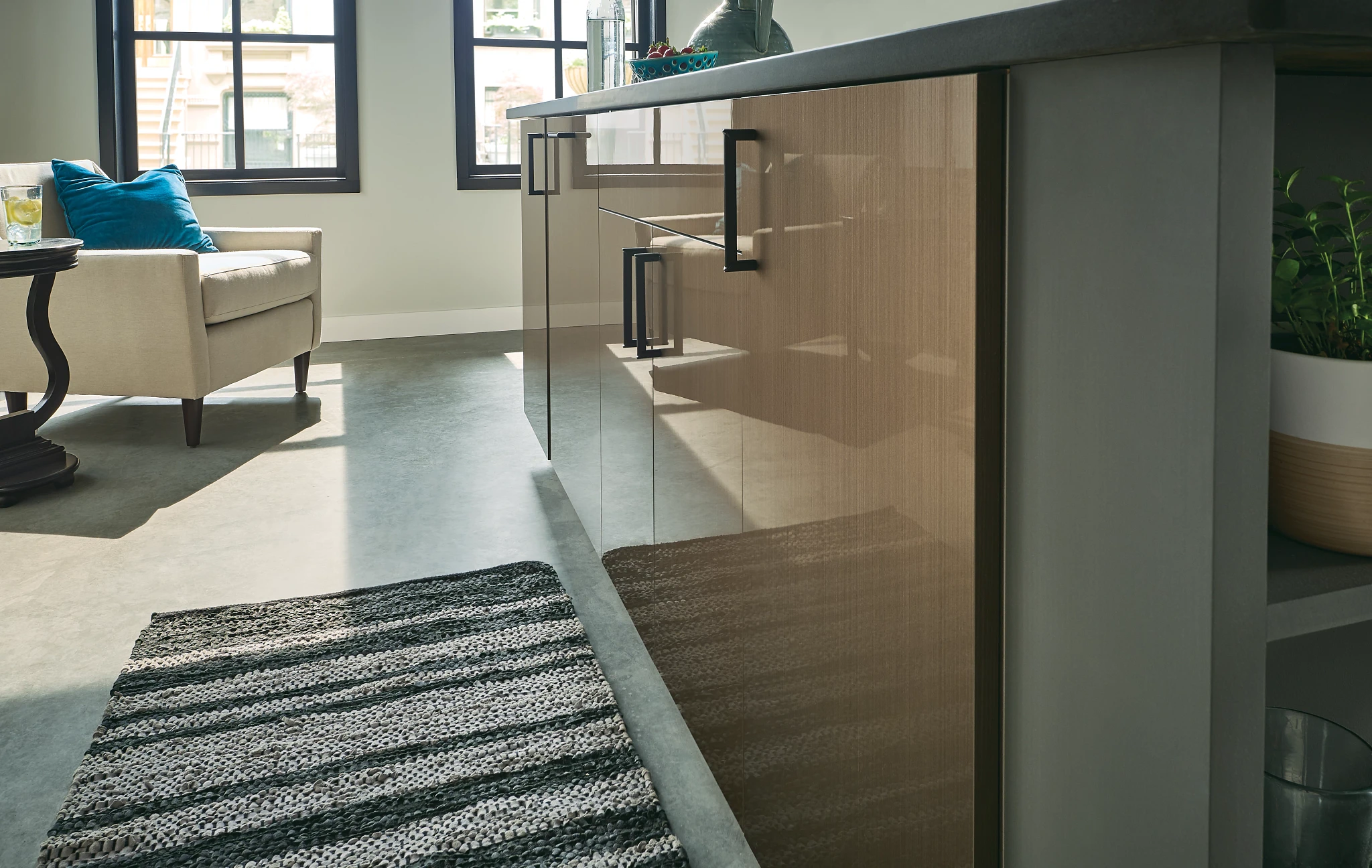 UltraCraft Acrilux II Linear Bronze II Alba Kitchen