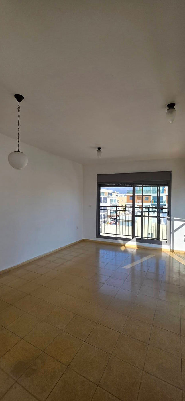 HaKongres St / Chlenov St | 3 Rooms, photo 1