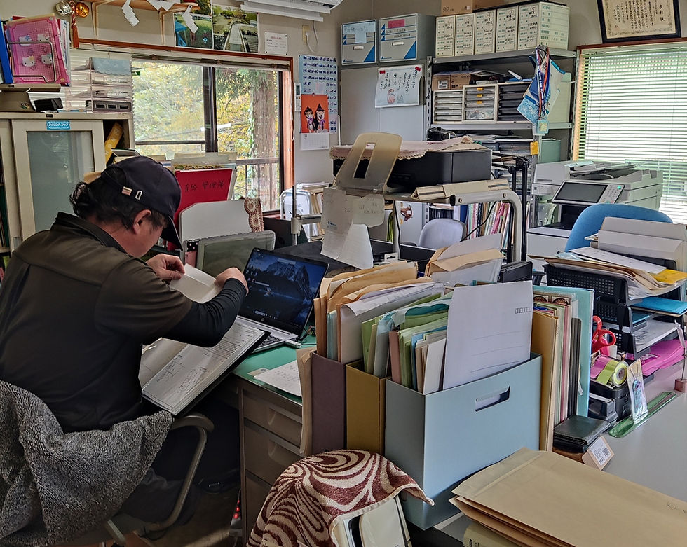 学生向け説明会を開催するインターン生