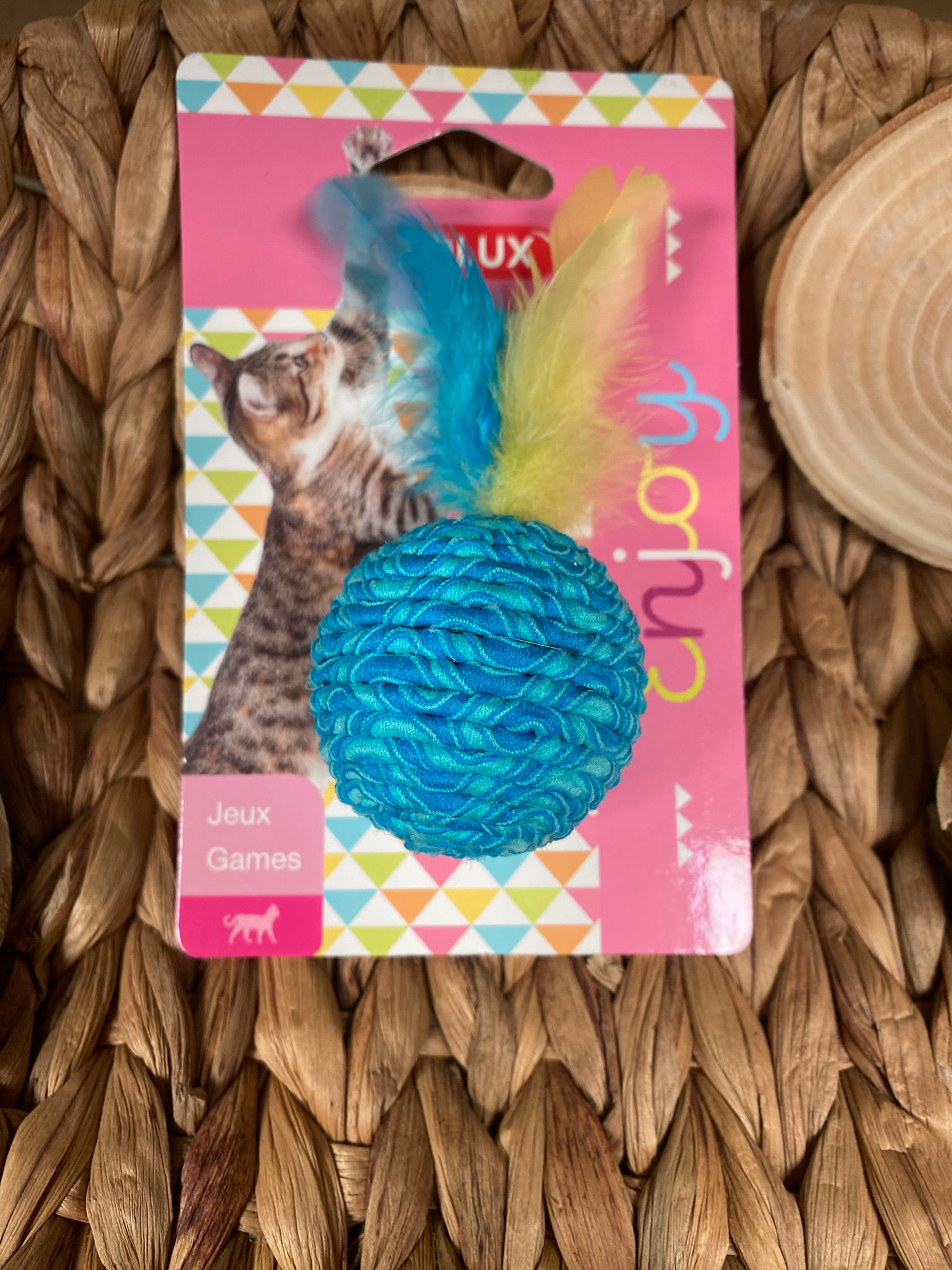 Balle en corde bleue avec plumes pour chat, marque Duvo+.