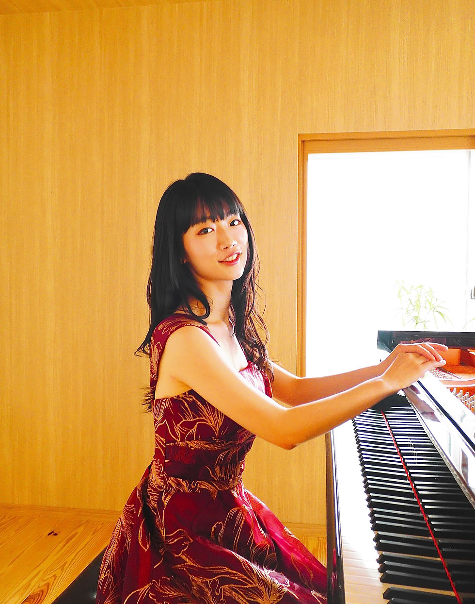 斎藤梨絵.jpg