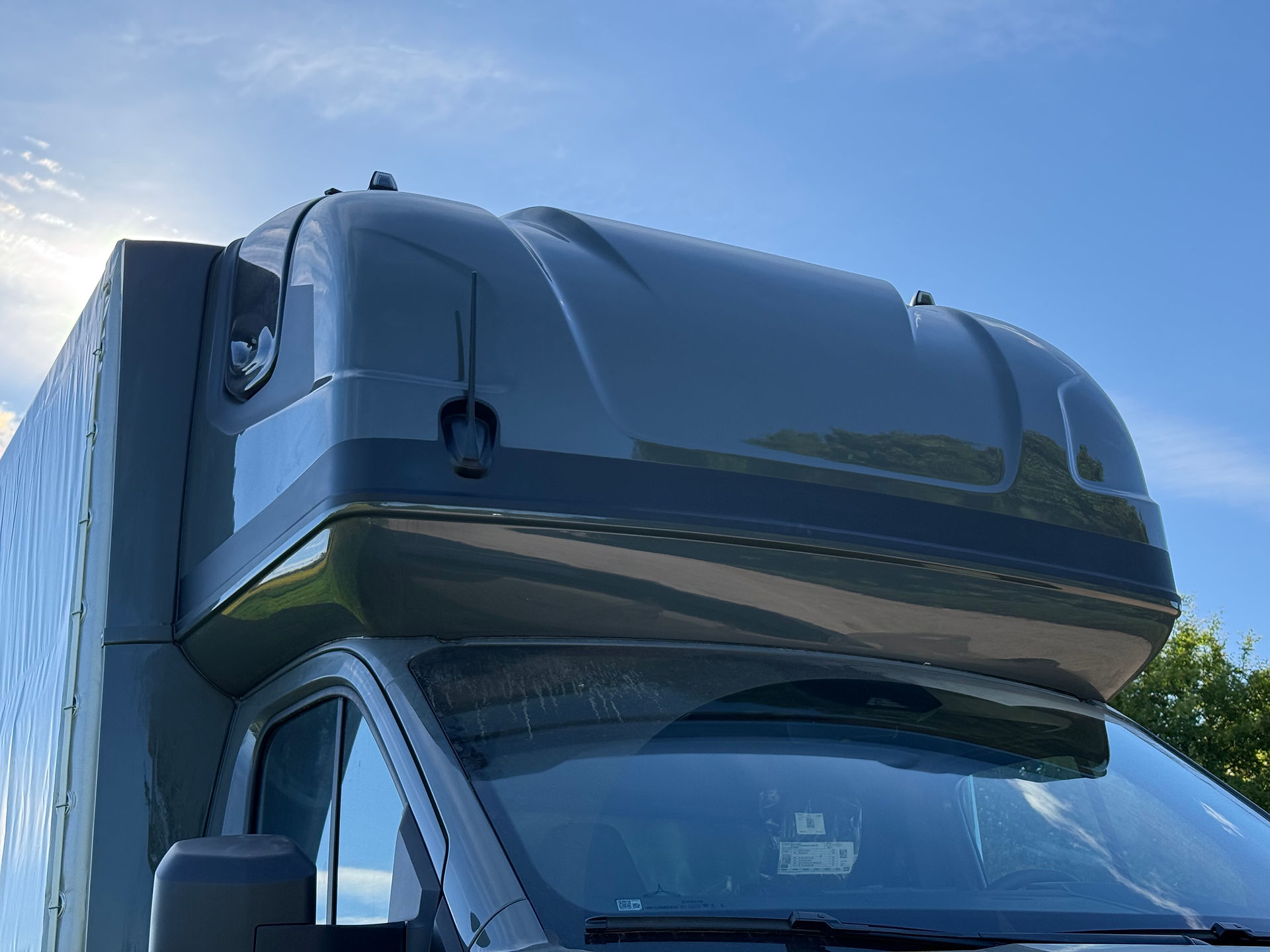 Renaut Master aluminium platform tarpaulin body