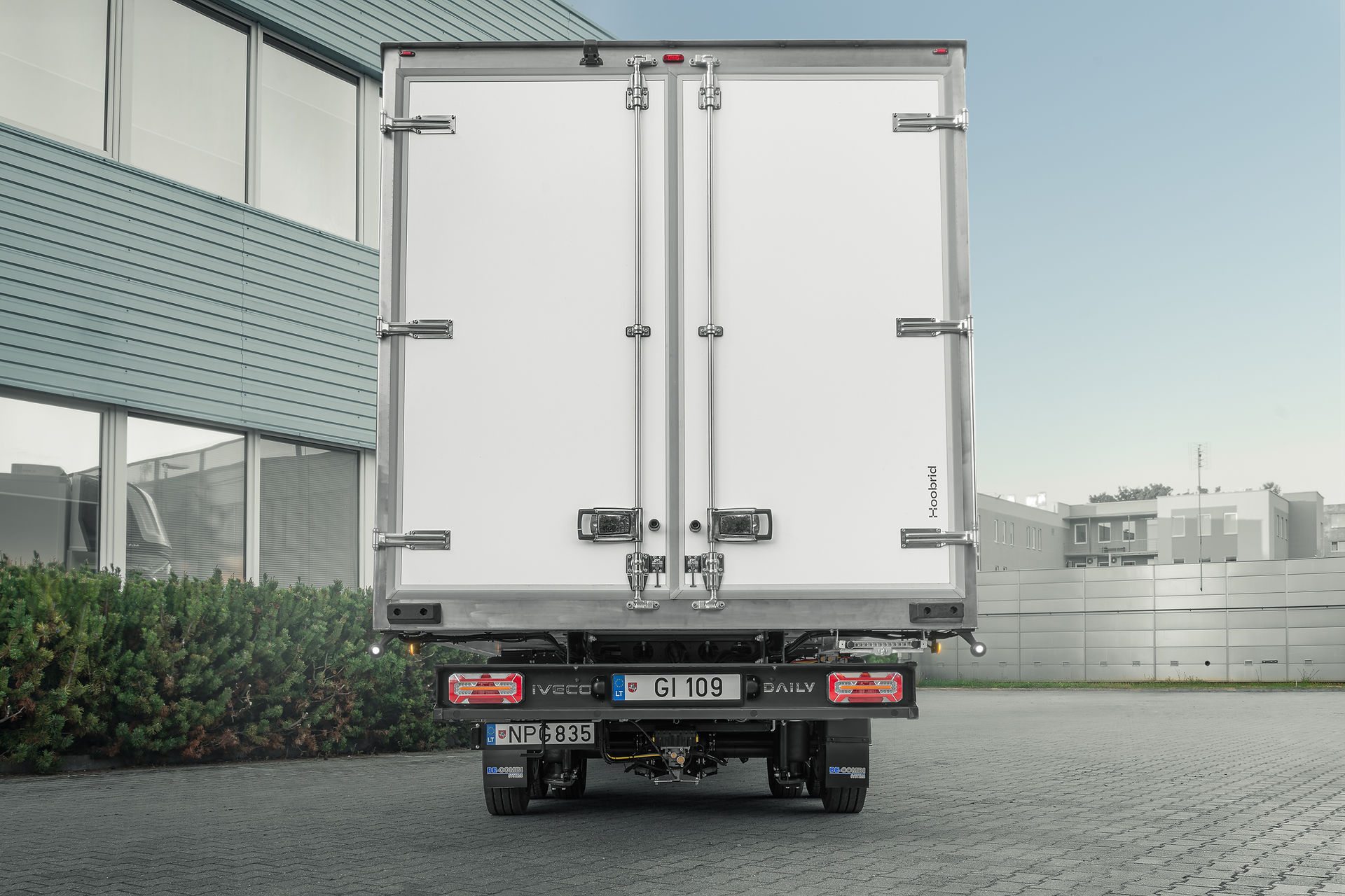 Iveco Daily BE-Combi conversion and Hoobrid Probox isothermal box body