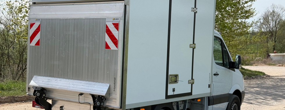 Mercedes-Benz Sprinter 2014 with a brand new FNA type body from Hoobrid, featuring BAR cargolift and Carrier refrigeration equipment