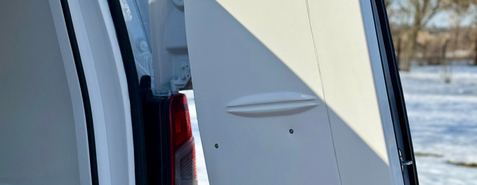 Hoobrid padarytas Citroen Berlingo 2026 izoterminis įrengimas su Daikin/Zanotti Z120B šaldymo agregatu