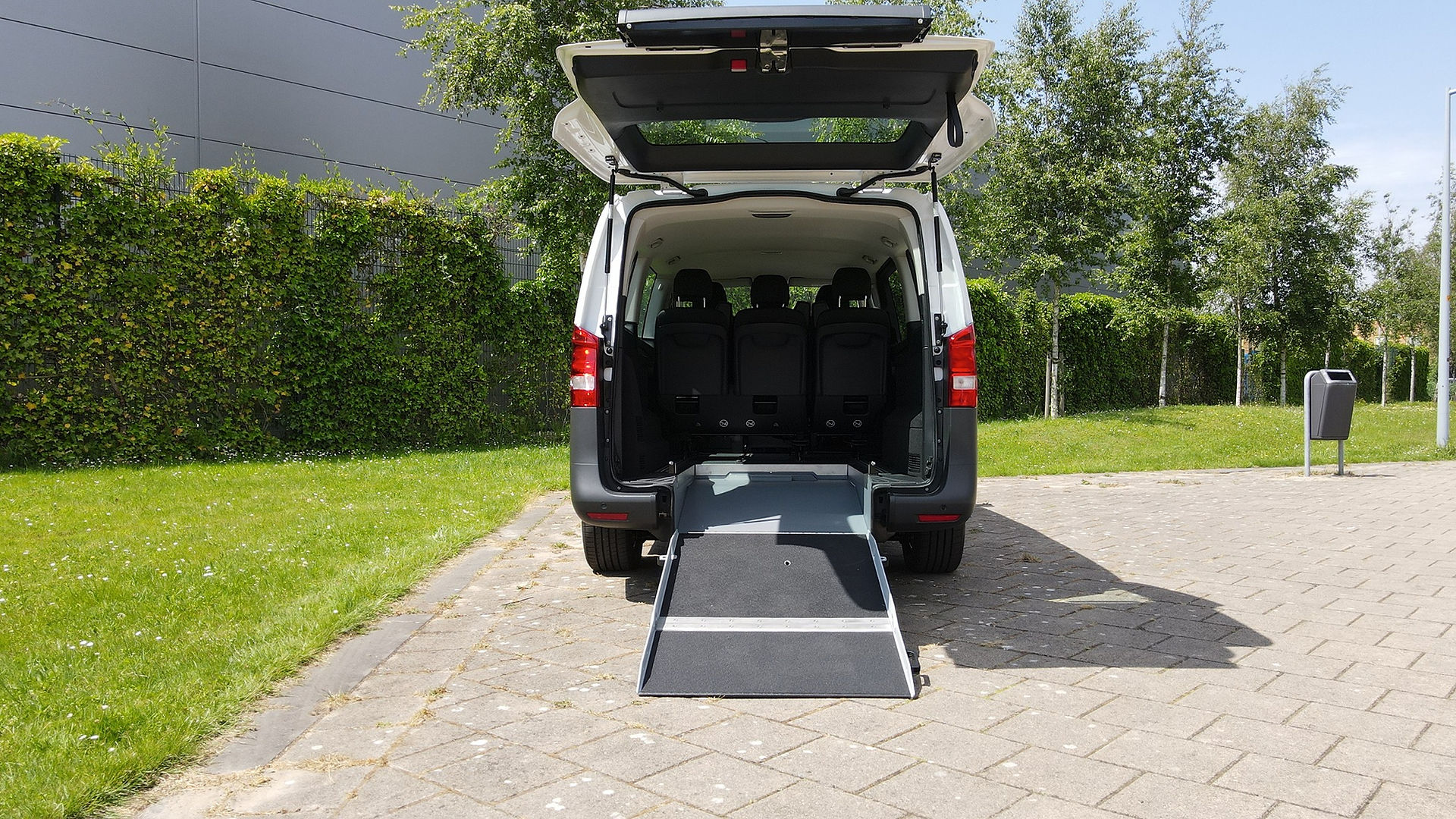 Mercedes-Benz Vito/eVito/V-class mobility conversion