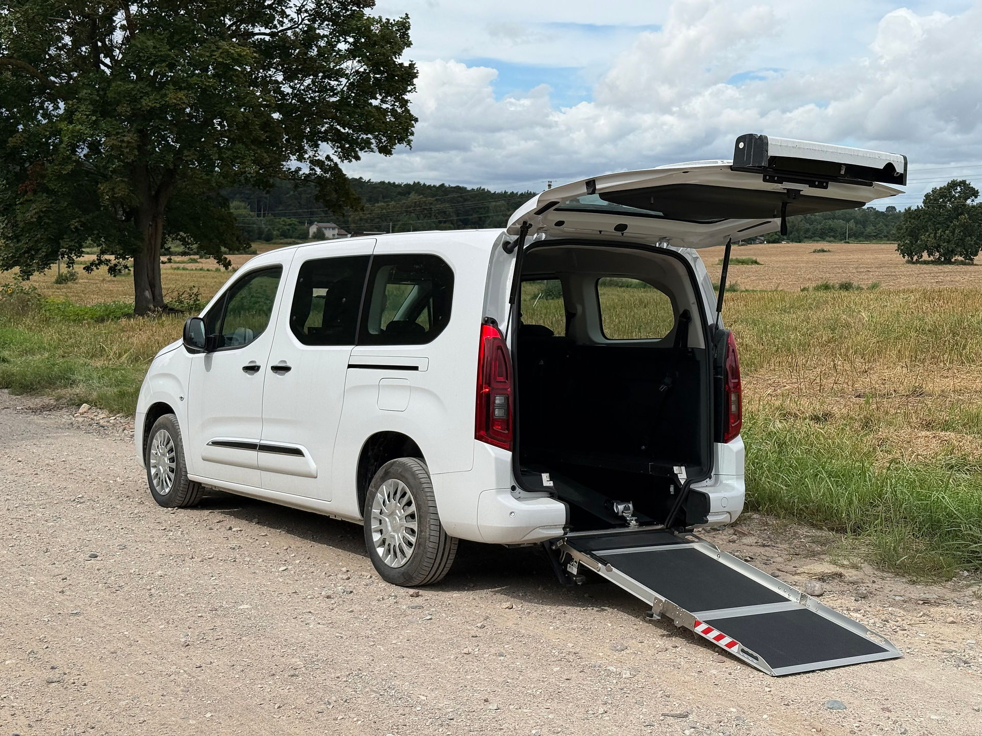 Toyota Proace B-Style wheelchair accessible vehicle