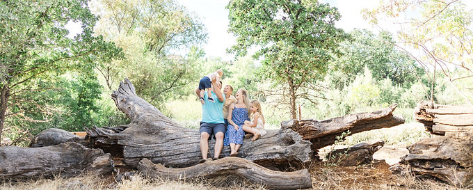 Caecilia Family-32_edited.jpg