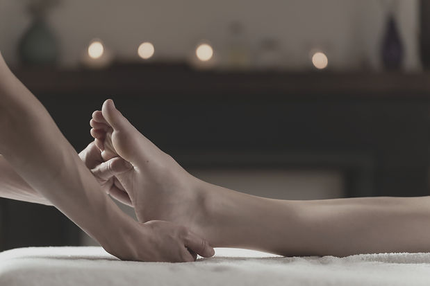 WHICH IS BETTER, REIKI OR REFLEXOLOGY?